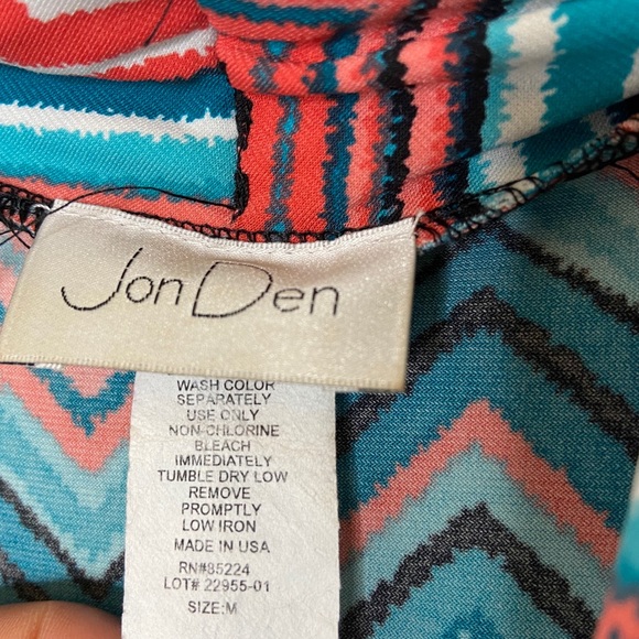 Medium sleeveless career top - Picture 3 of 7